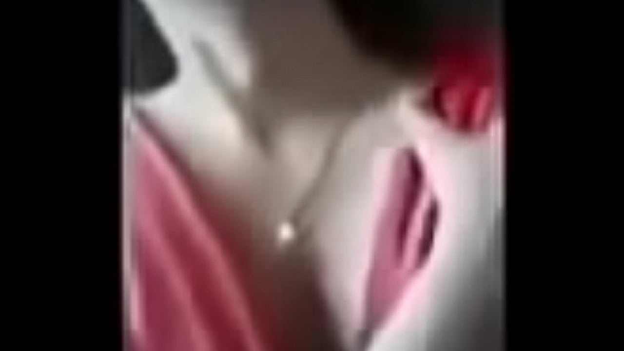 Indian women boob show