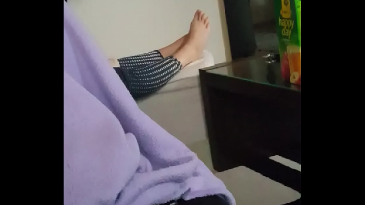 My Girlfriends playing with her soles in front of me