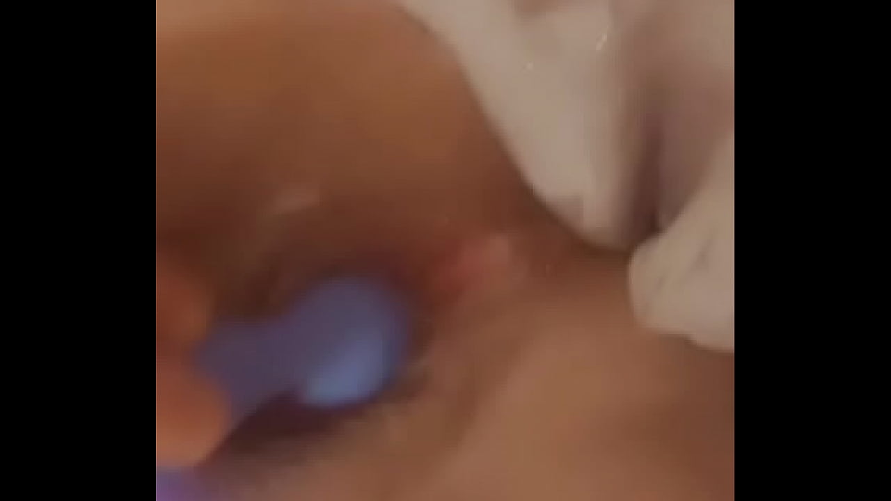 Snapchattin wet  pussy  late night 3am