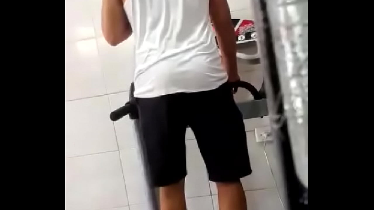 Hetero da bunda gostosa na academia