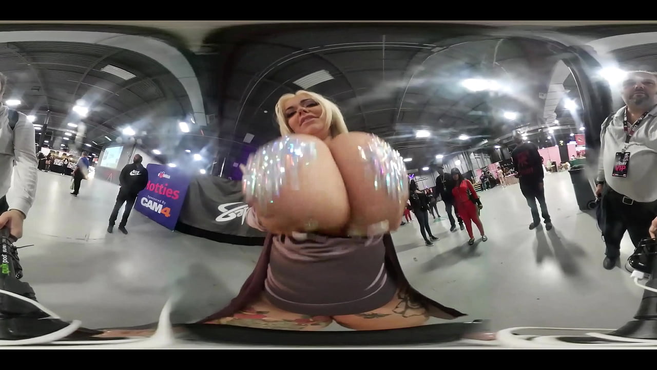 360 degree video of big boobs at expo