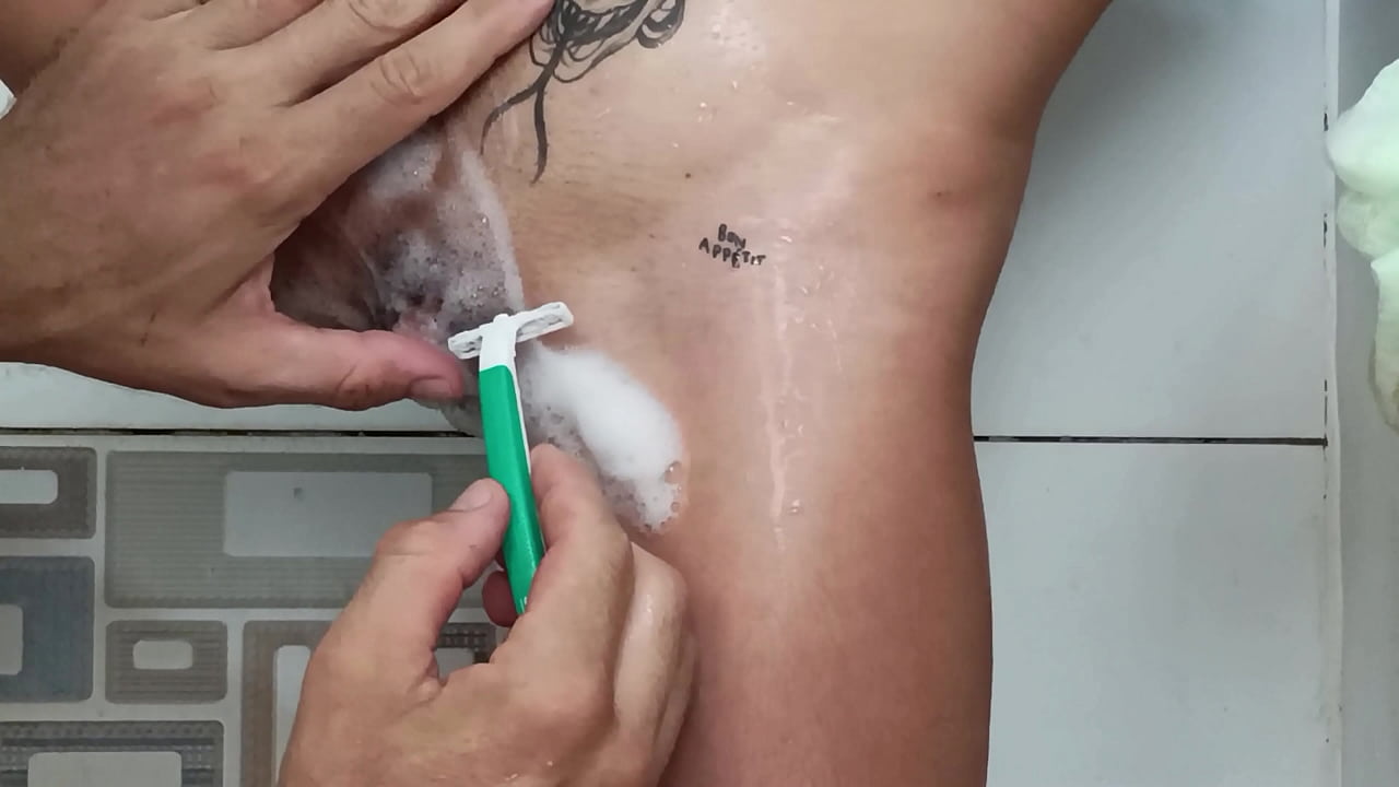 Homeless girl got shaved - hard face fuck and drilling by big daddy
