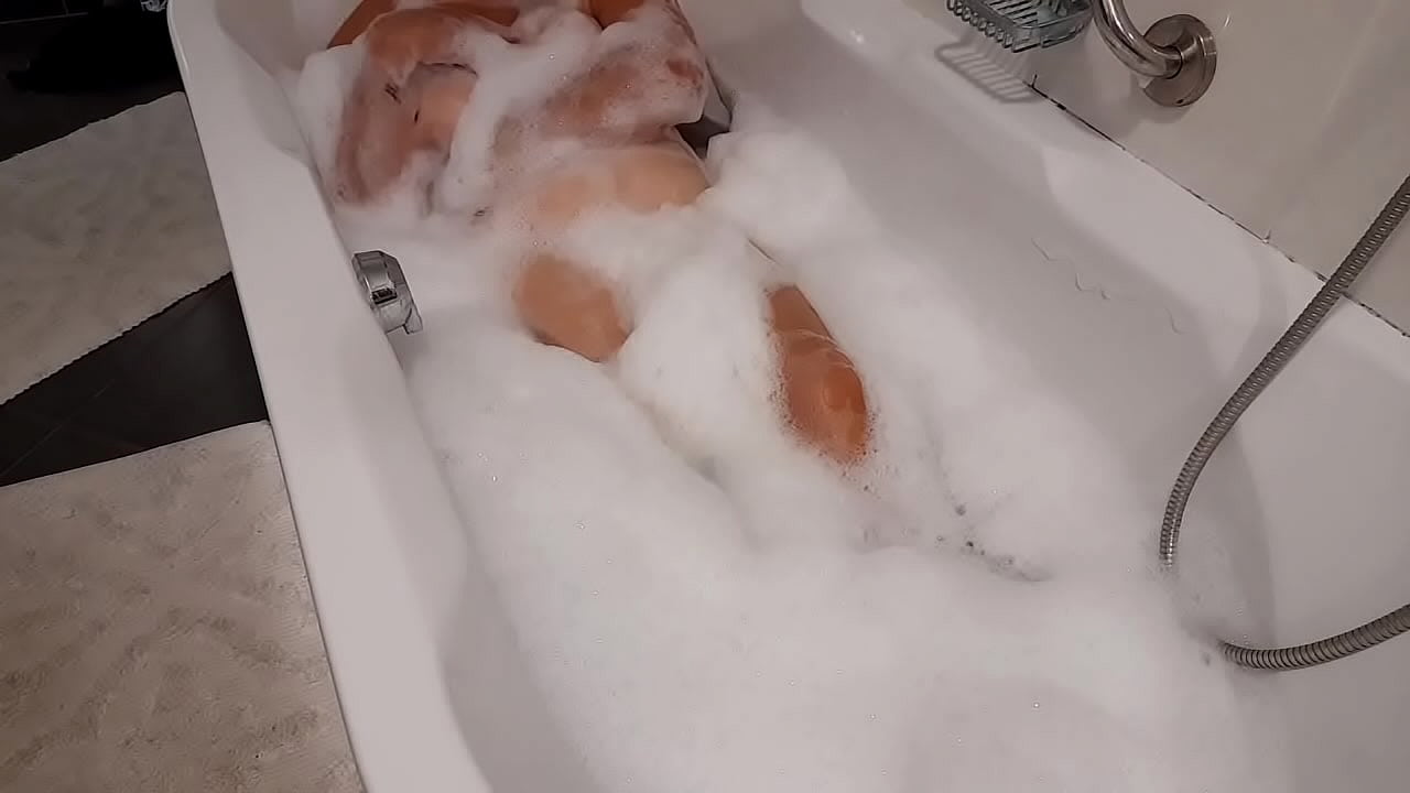 Sexy Foamy bath play