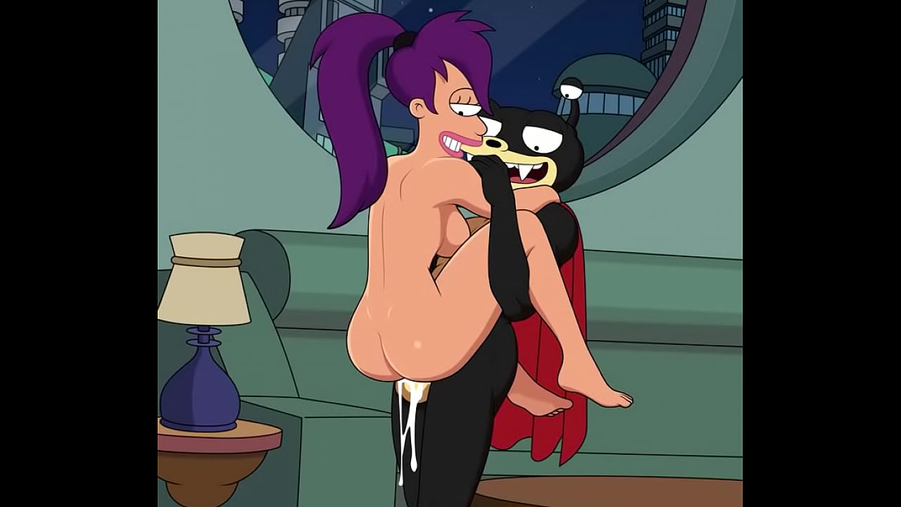 Sexy Leela having fun