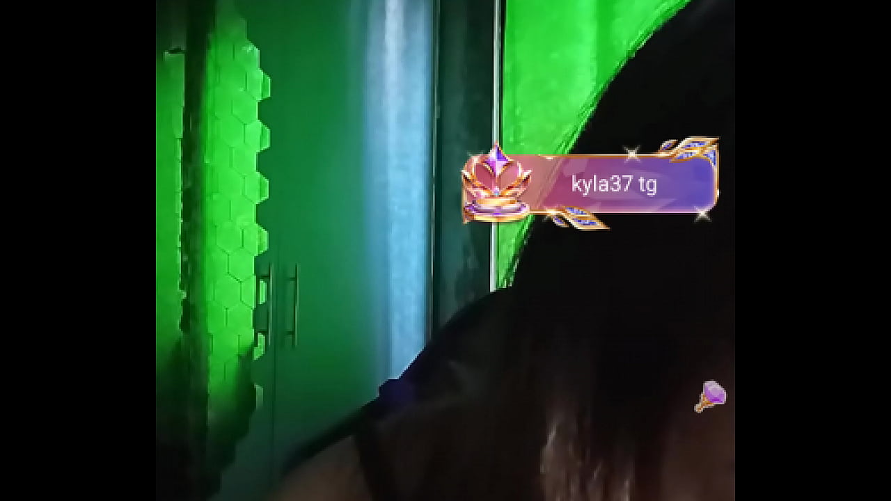 Pinay nagpalamas sa Live