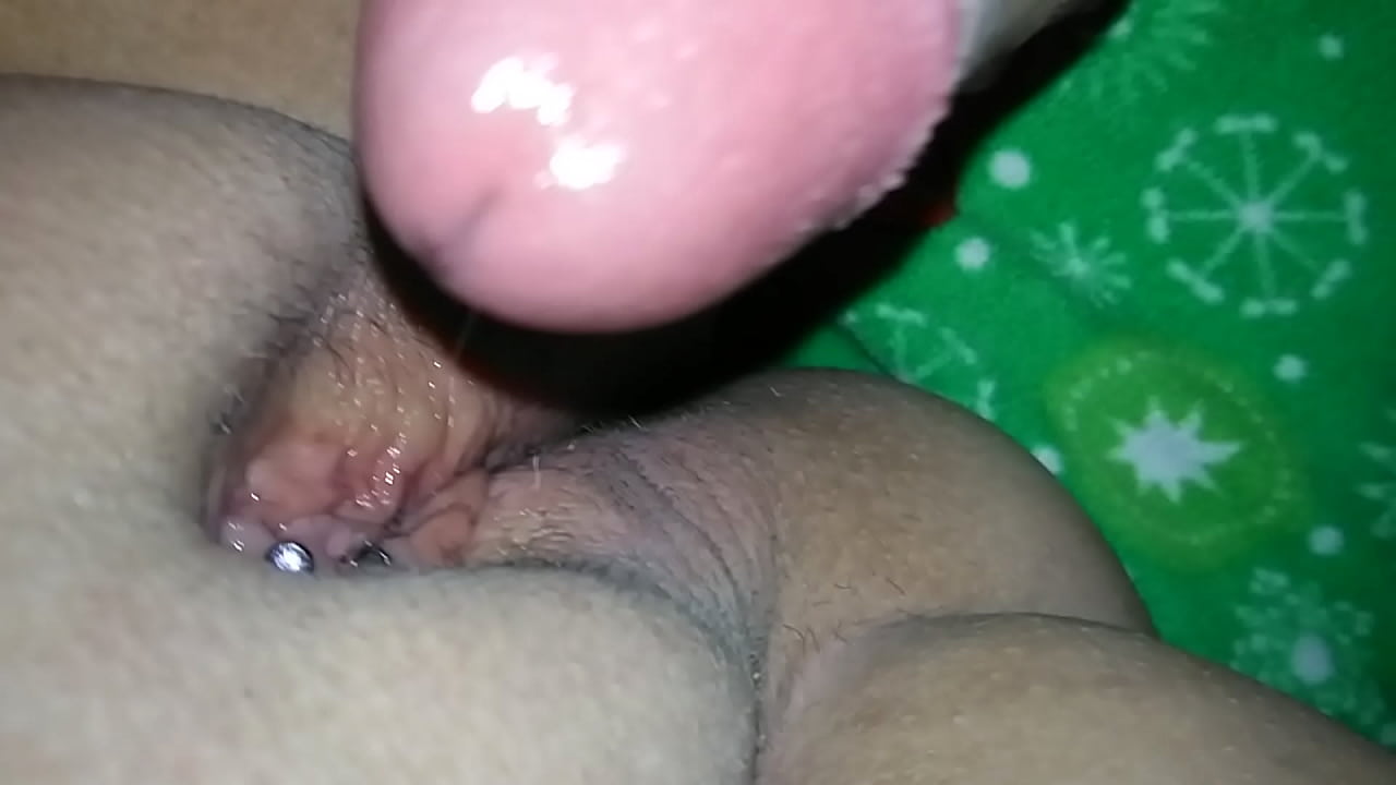 Rubbing my cock on pussy