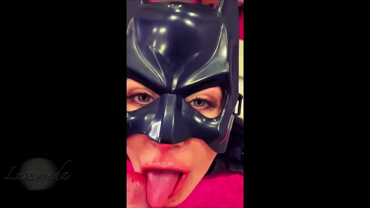 Blowjob with batwoman