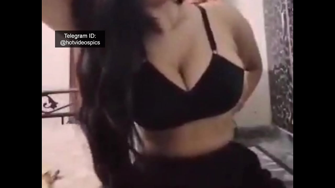 GF showing big boobs on webcam