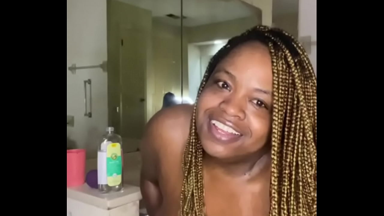 Oiled up bbw rides solo