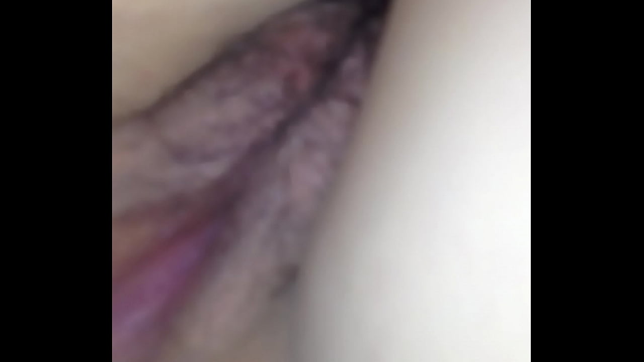 Dando lengua en culo de mi mujer