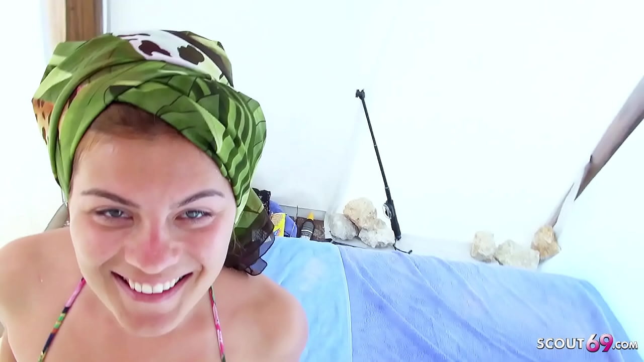 Deutsche Ex Freundin im Urlaub auf Mallorca direkt in Hotel Zelt gefickt