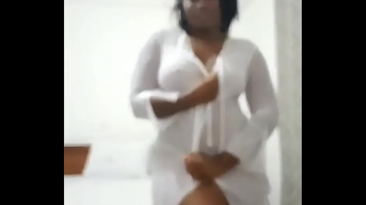 A Ghana Chubby Lady Got Honey Whiles Dancing