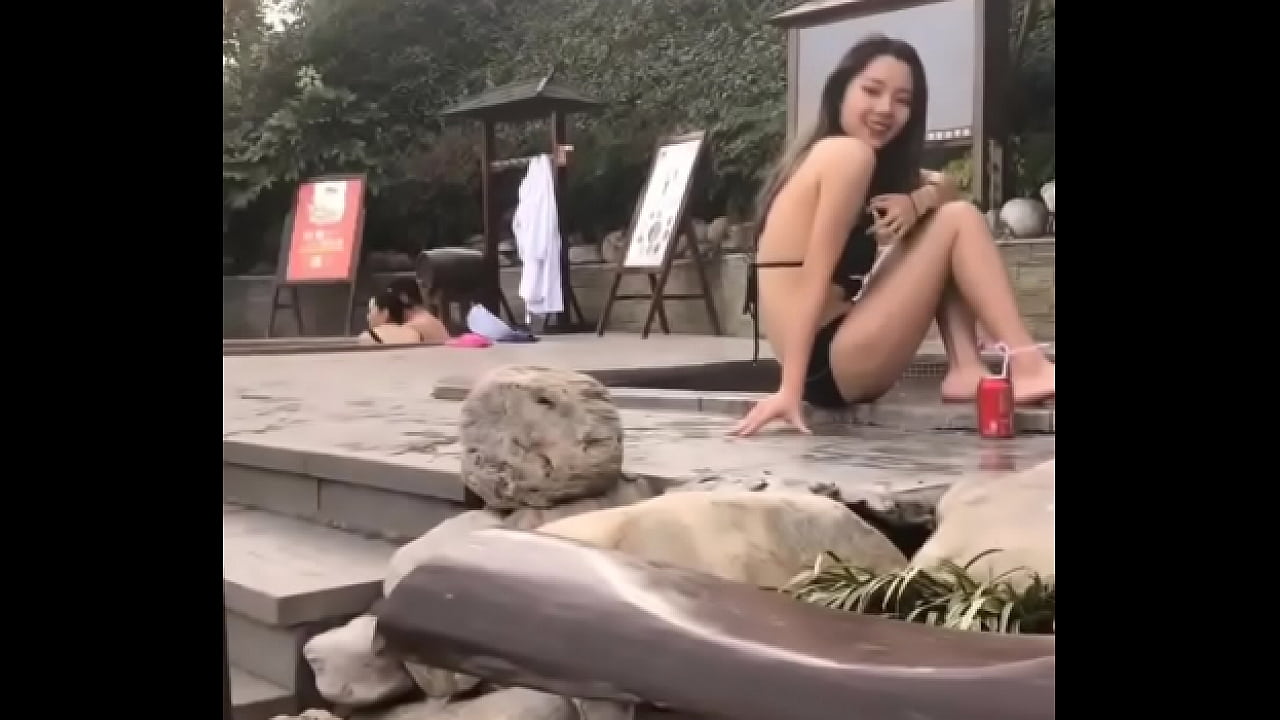 masturbation, nude, nudity, exposure, outdoors, exhibitionism, pretty girl，Chinese