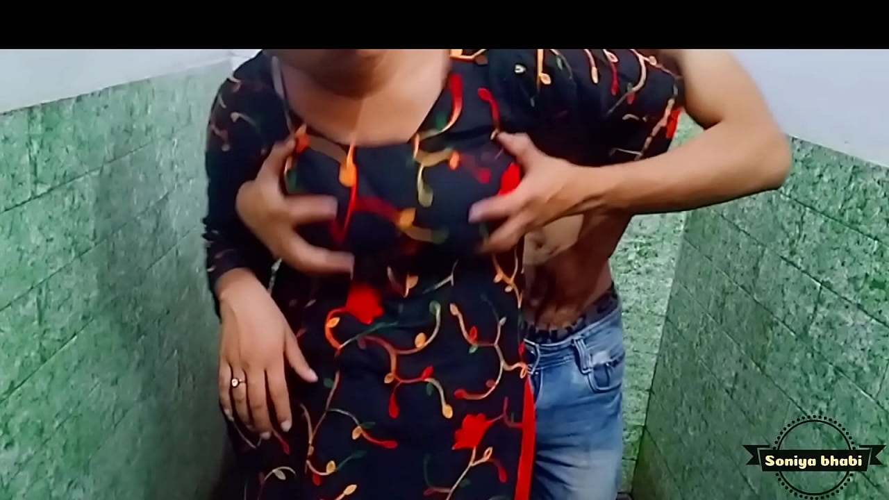 Soniya is a sexy indian porn mordal her boobs are very big