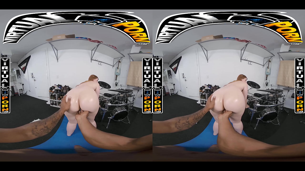 VIRTUAL PORN - Big Beats With Busty Babe Bess Breast In VR