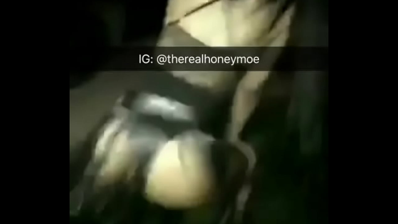 Honeymoe Birthday s. Twerk