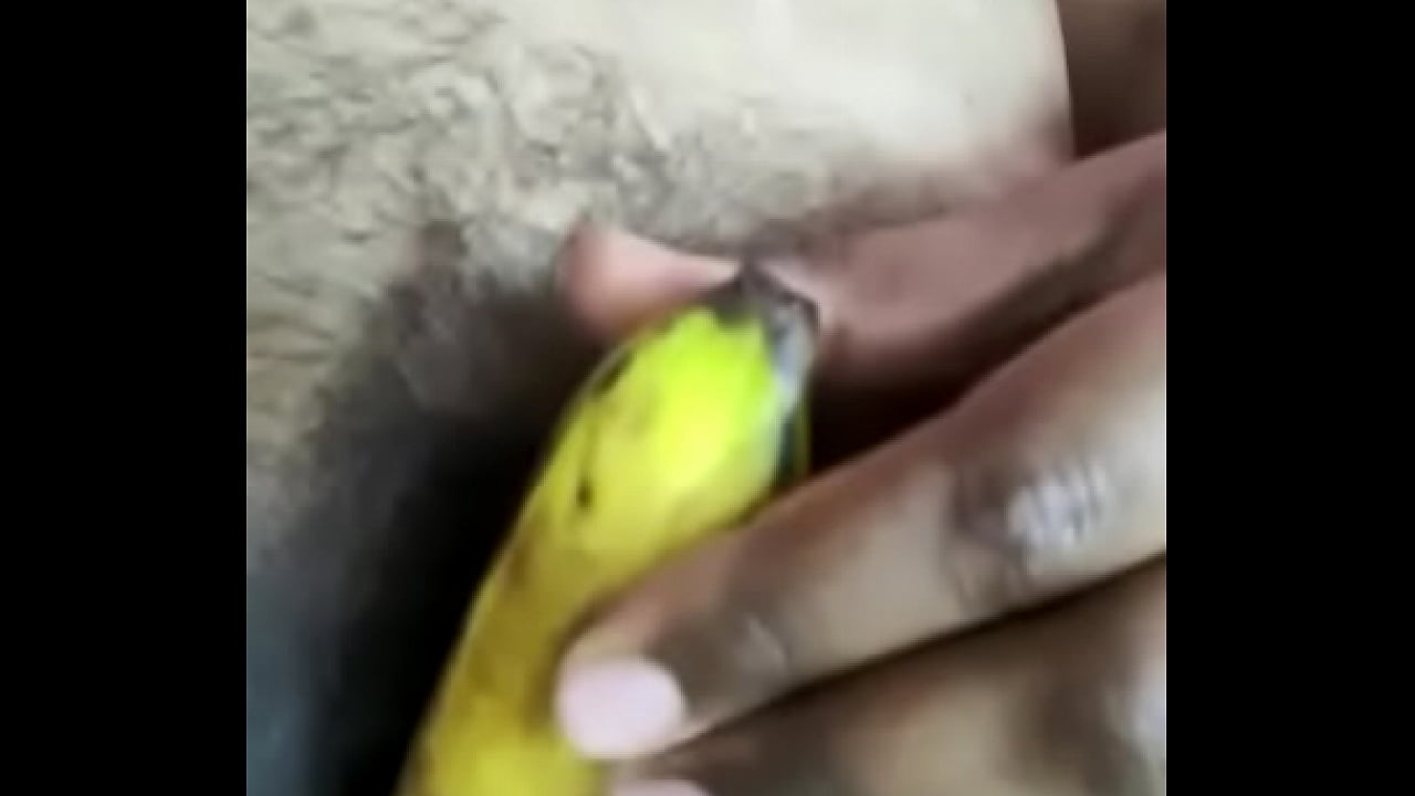 Bangalore girl using banana for her pussy