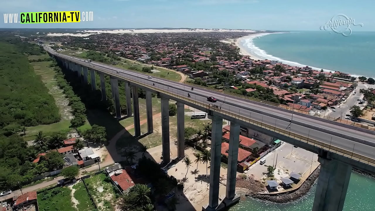 A ruivinha ficou cheia de tesão na lagoa