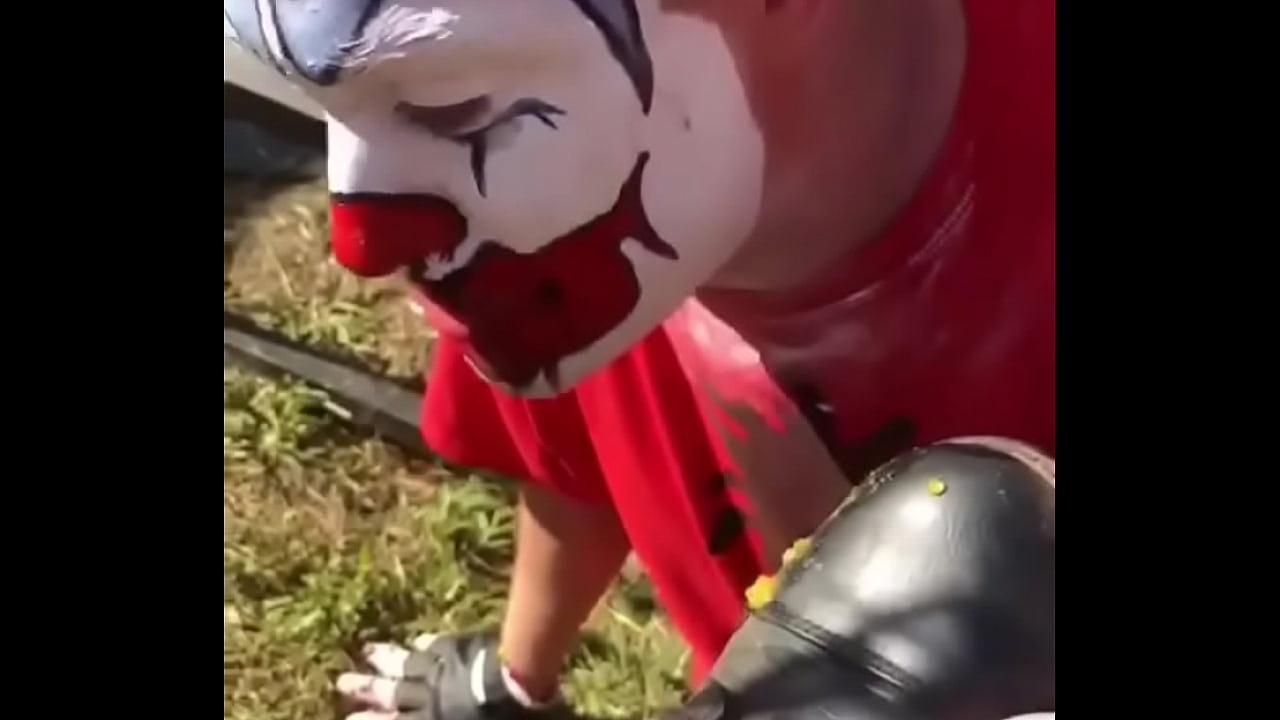 FlipFlop The Clown Muddy Boot Worship With Hott Sauce At The 2018 Gathering Of The Juggalos