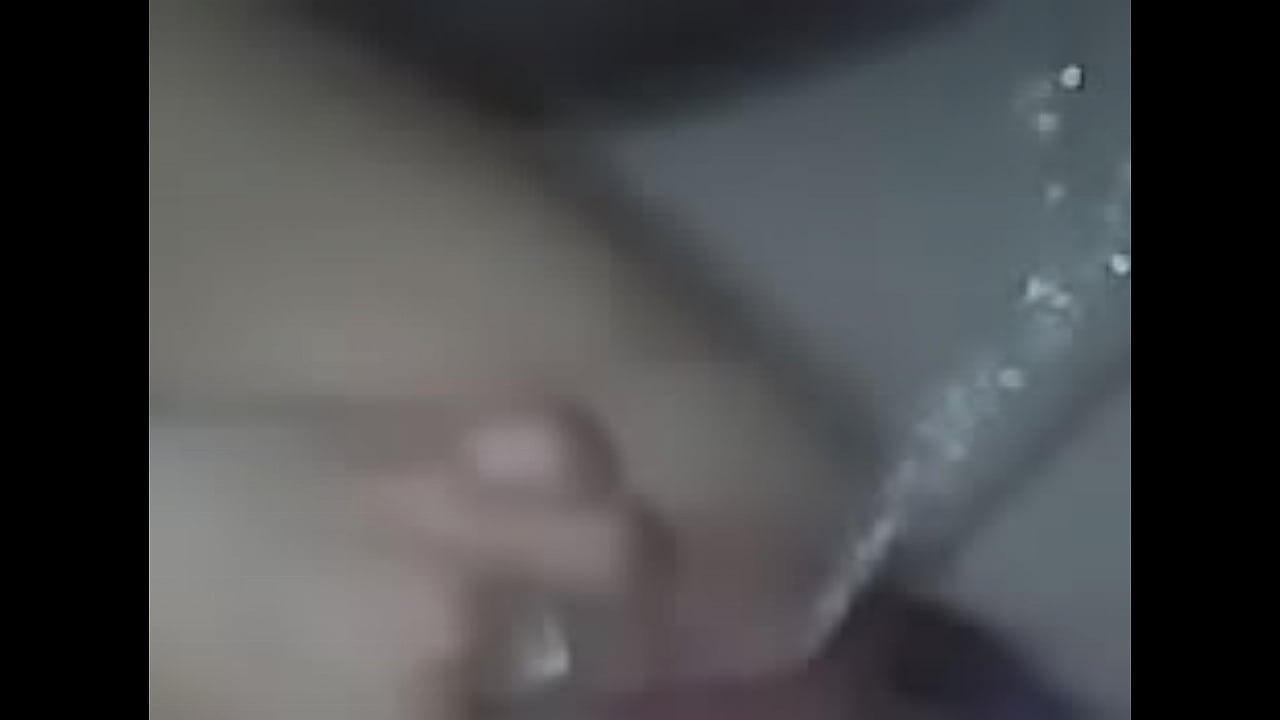 Girl masturbating then squirts