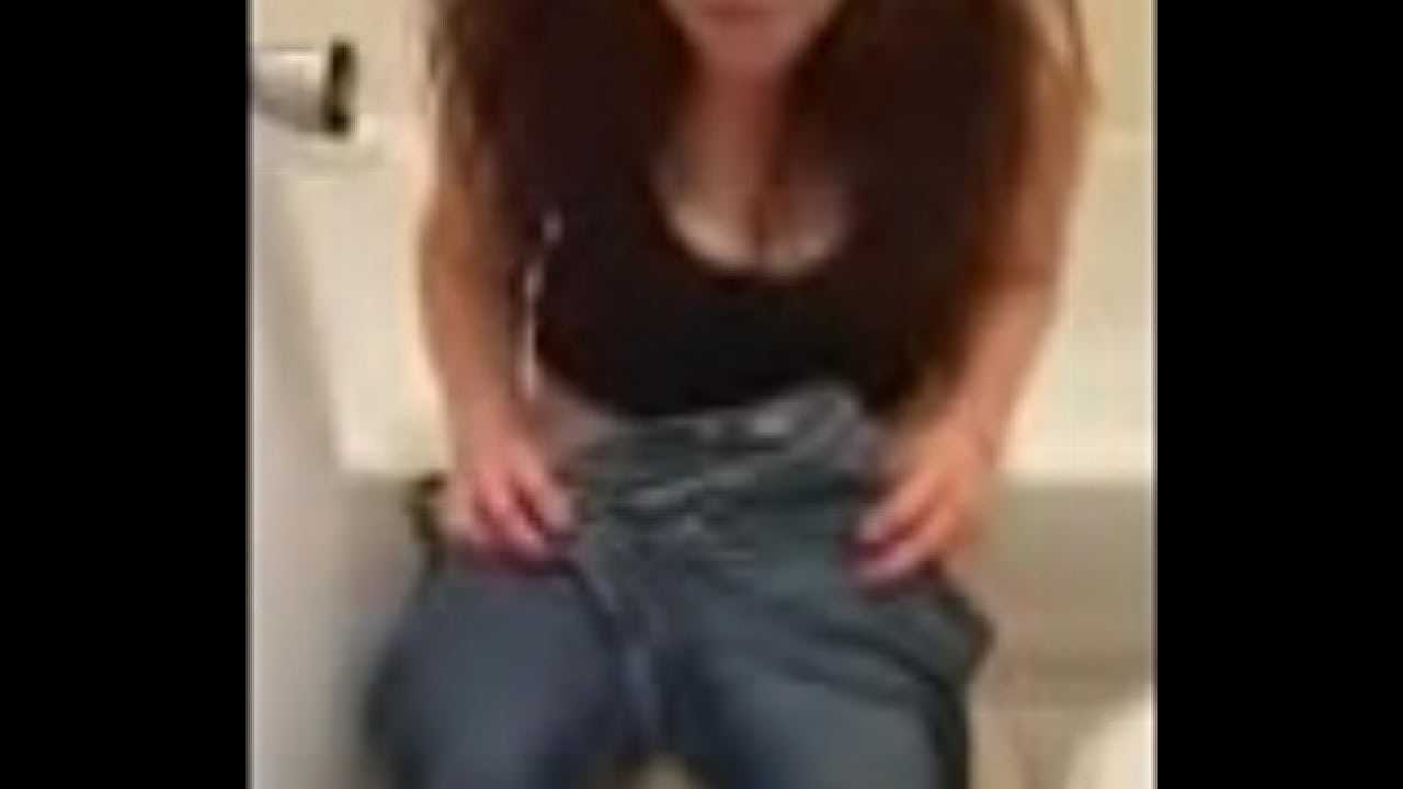 Squirting girlfriend absolutely soaks through her jeans