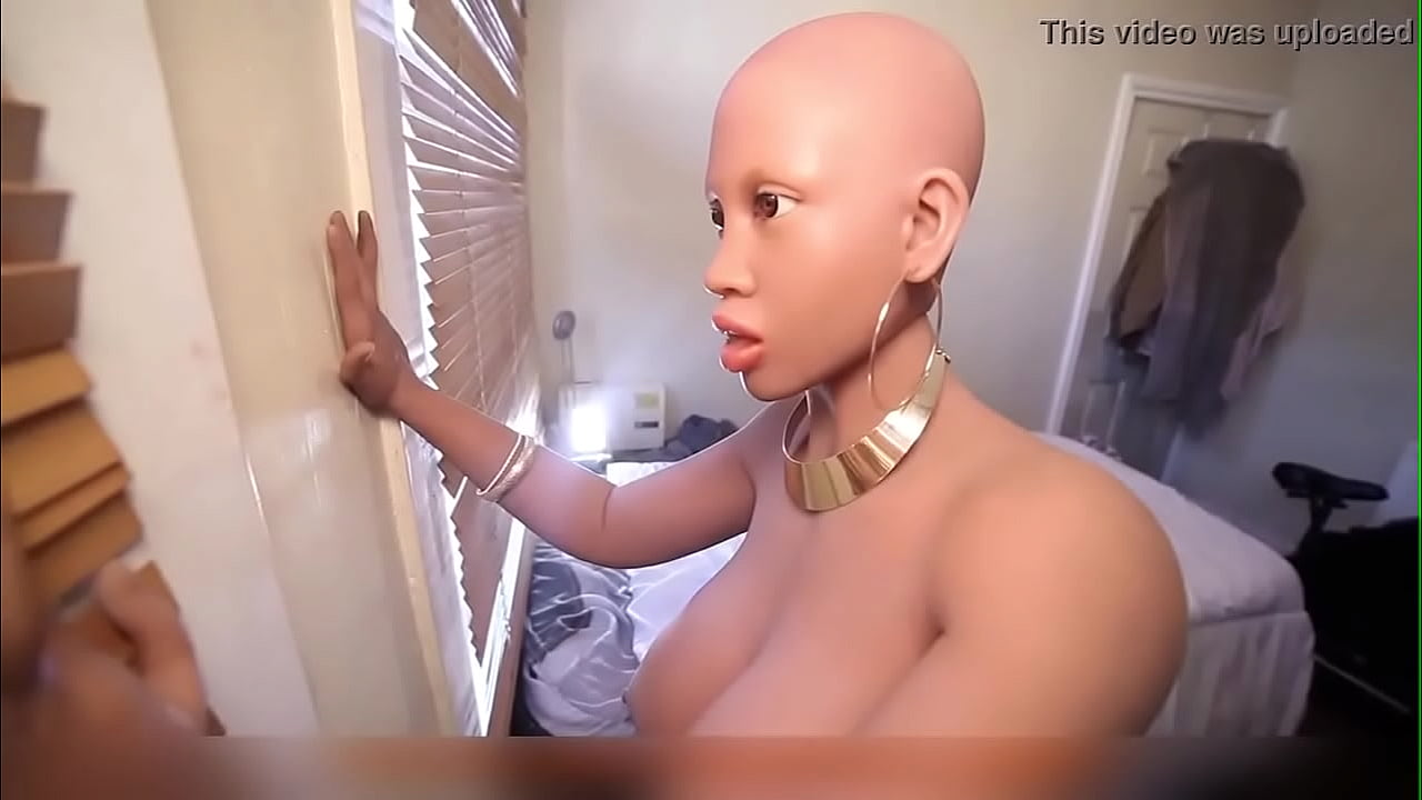 bald hair girl with wide hips