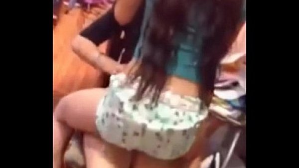 Morenas dancando bem gostoso