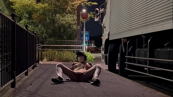 女装まゆの深夜全裸露出