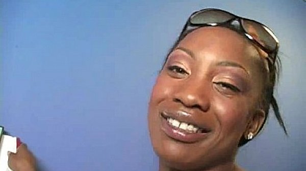 Gloryhole Initiating Ebony Babe 21