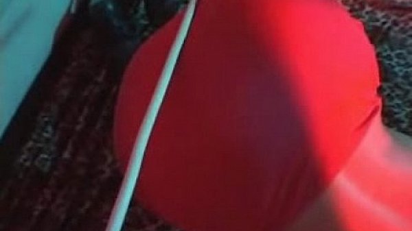 Gatinha sarada chupando bem gostoso  