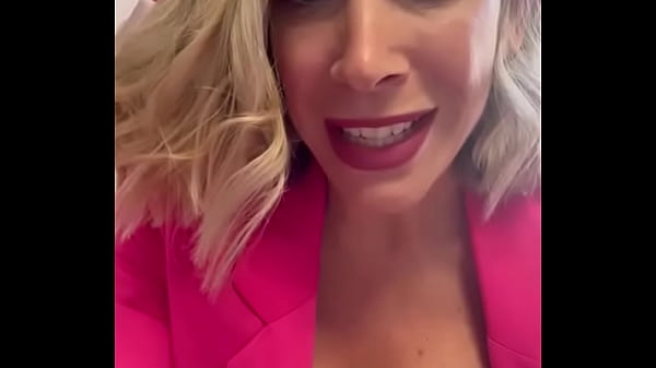 Un petit coucou en direct ce vendredi de mon bureau. Je suis une secr&eacute;taire &agrave; ...