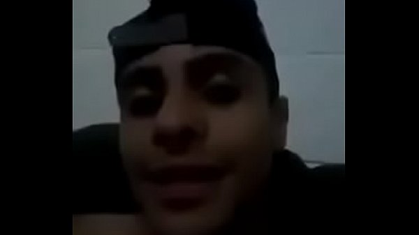 H&eacute;tero conta que chupou o amigo 