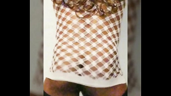 HOT AND SEXY BOOTY SHAKING ACTION  