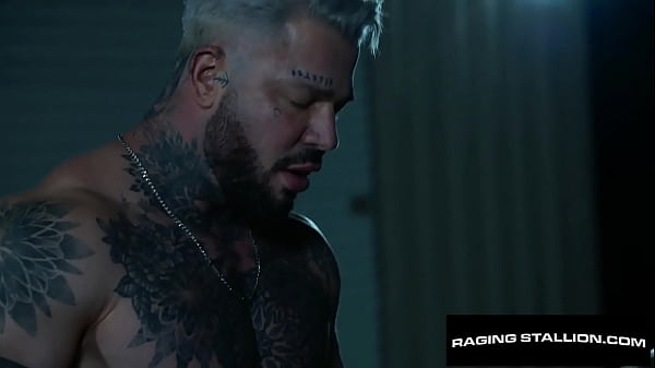 Hairy Muscle Hunks Bareback Fuck Outside 