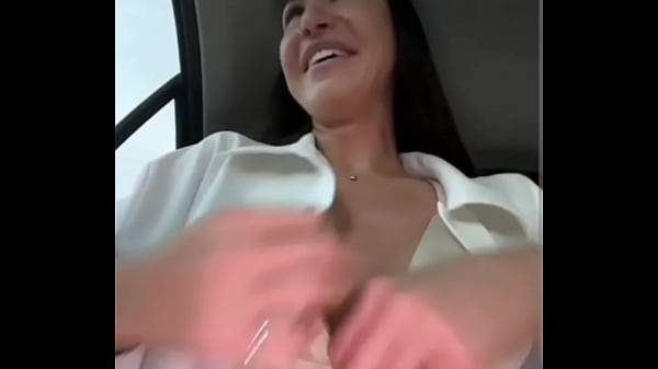 вебкам модель в такси обнажила