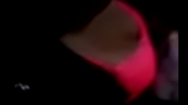 escote de se&ntilde;ora morenota