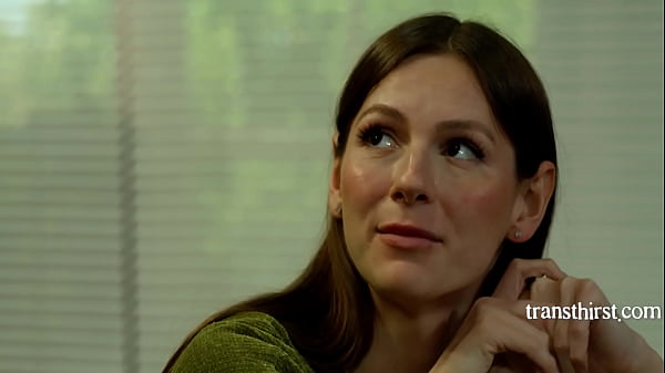 Boyfriend Surprises Pretty Trans GF In Library And Fucks Bareback