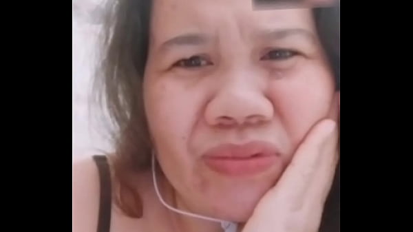 A woman shows me her boobs