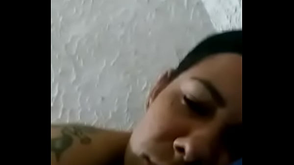 ella d&aacute;ndose placer