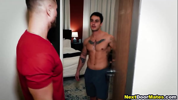 Hot gay guy fucks his tinder date without condom  