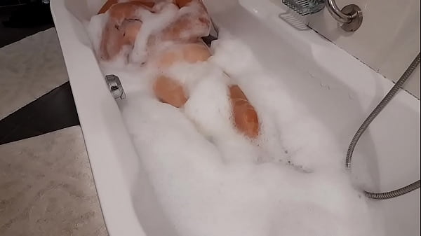 Sexy Foamy bath play  
