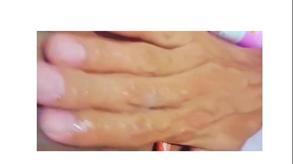 Meu cunhado me viu batente uma ciririca tive que fazer ele gozar.  