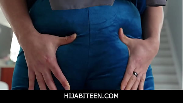 Arab teen Sophia Leone tought the American manners by her neighbor