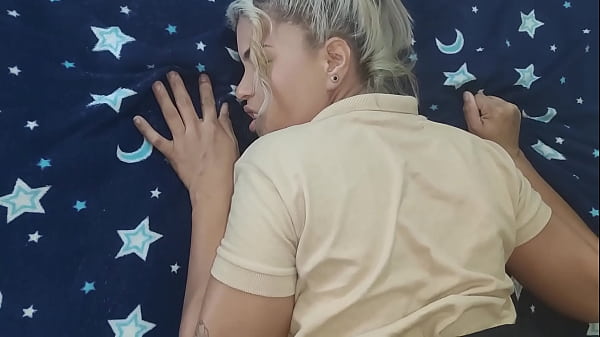 Convenzo a Mi Hermanastra De Follar Otra Vez Al Principio No Quer&iacute;a Pero Goza Como Puta