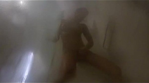 Lisa Masajista espiada en la ducha  