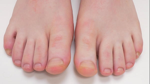 Fetish toes and bare feet 