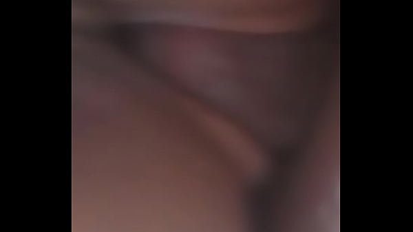 Meu namorado me traiu comeu uma bucetinha apertadinha e acabou gozando dentro bem  gostoso  curta  esse video que vc vai se amarra 