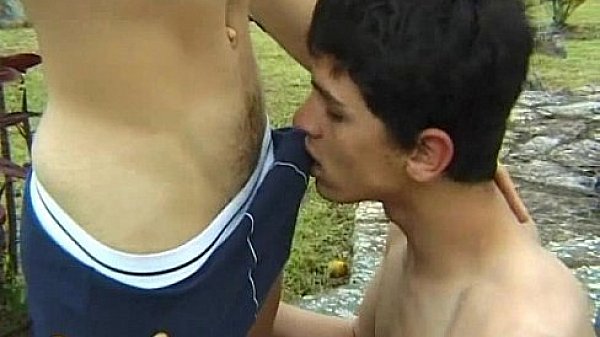 Redneck twink drills young city dweller in the ass