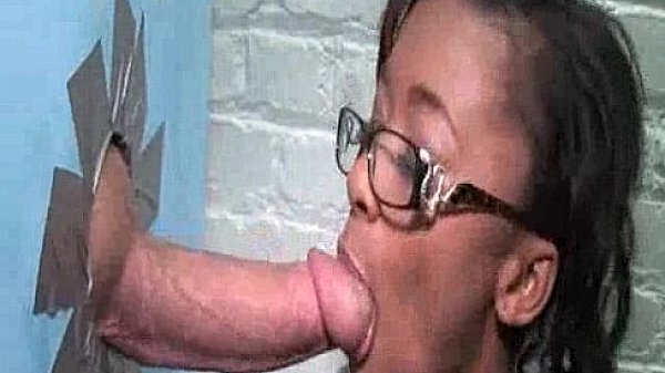 Black Girl Have Fun at Gloryhole