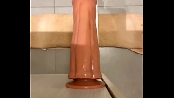 Sento at&eacute; o talo no consolo 